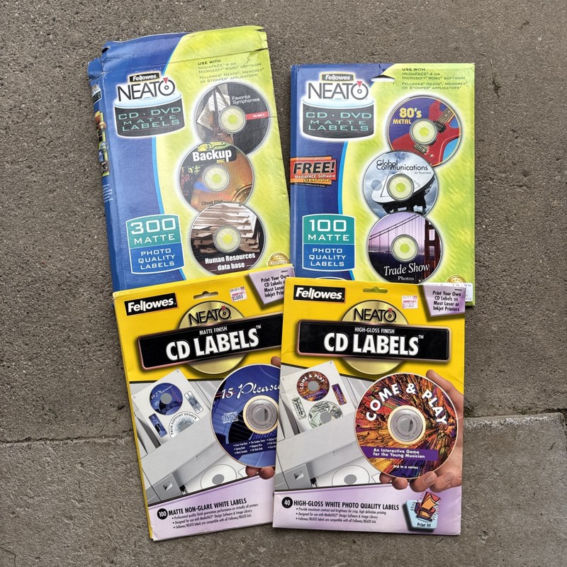 Fellowes 99941 CD Labels Lot Matte Over 300 Plus High Gloss