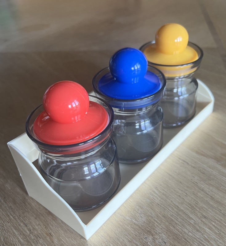 80s Plastic STORAGE JARS in Wall/Desk RACK Airtight Knob LIDS 3” Mini PRIMARY VG