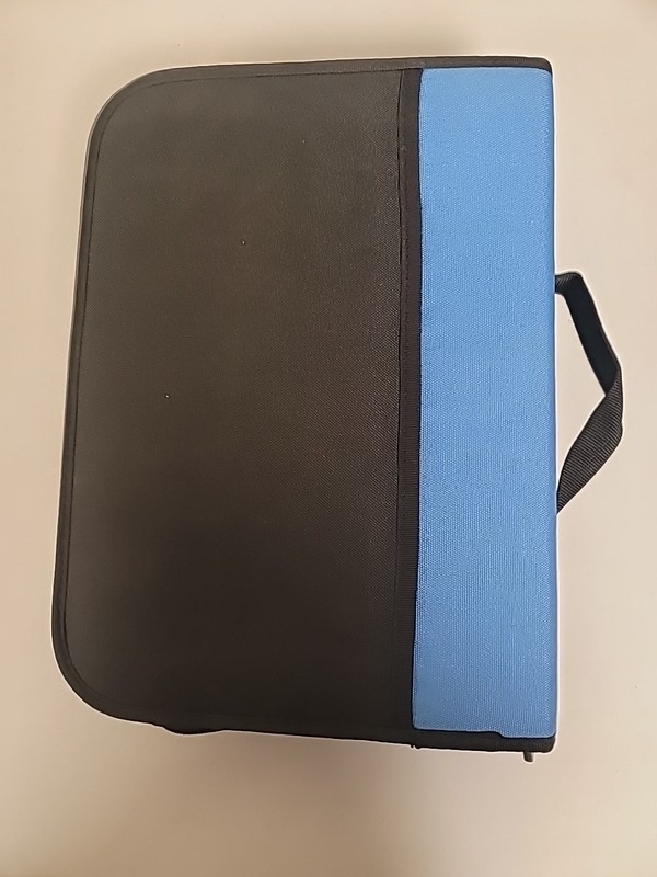 MICROSOFT Volume Licensing Storage Binder 12.5” x 9” x 3” 31 Open Discs. Space gallery